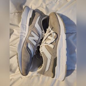 New Balance Women's 997H